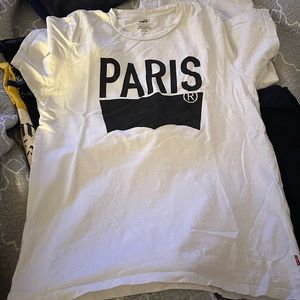 Levi’s Paris tee